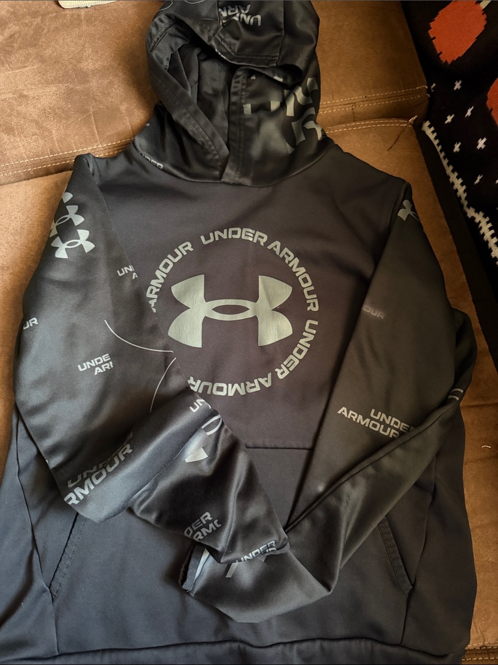 youth Large Under Armour Black Logo Pullover Hoodie for Kids